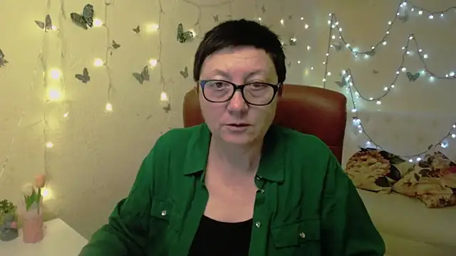 EmilyL0ve online show from March 5, 6:26 pm