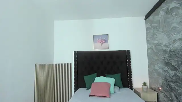 lilith davis online show from January 7, 12:30 pm