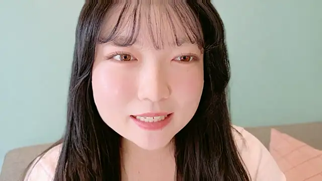   Yui  online show from April 24, 12:46 am