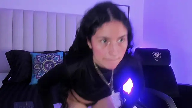 soffy hilltom online show from February 2, 11:53 am