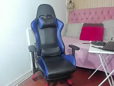 MelodyRouse online show from February 28, 3:33 pm