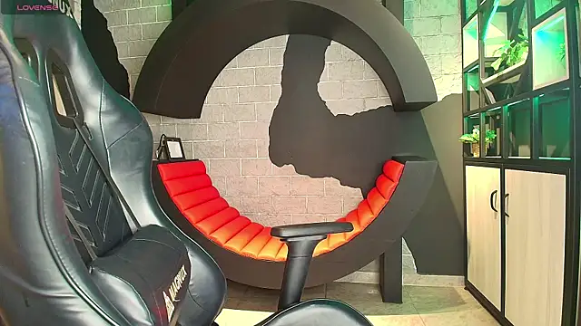 RoousseGil online show from January 13, 4:55 pm