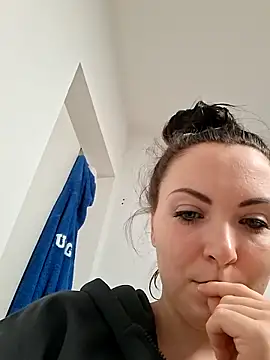 InkedCurly L online show from February 11, 6:09 pm