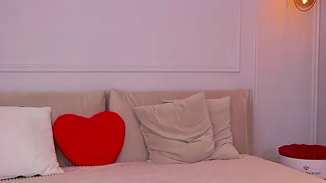 AriannaRuss online show from February 14, 7:10 am