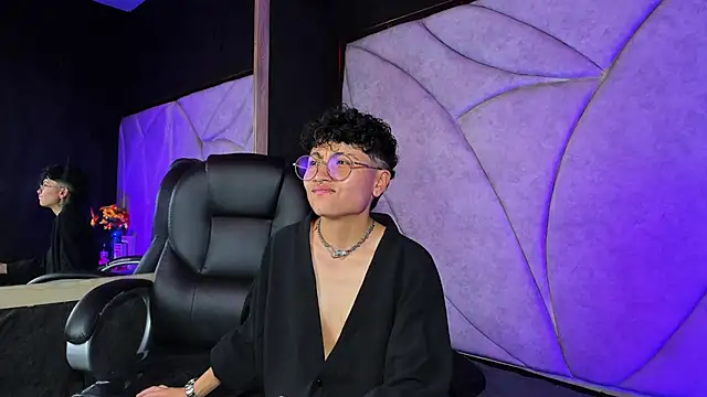 velvet mystic online show from April 11, 1:33 am