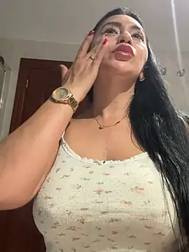 nataliia queen  online show from April 9, 12:02 am