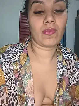 Larissinha015 online show from July 25, 4:30 am