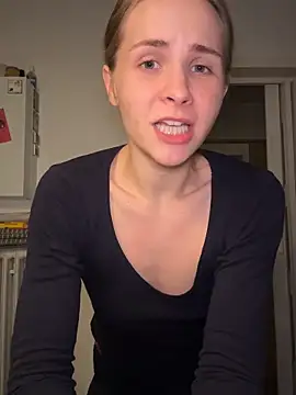 Sunny Eve online show from April 4, 8:40 pm