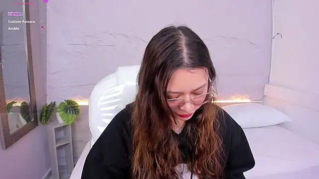 lanna 18  online show from May 29, 12:03 pm