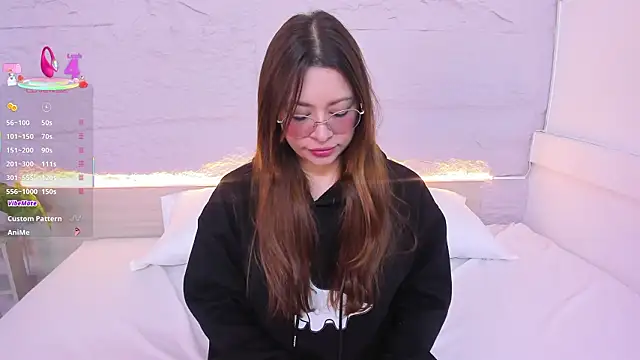 lanna 18  online show from January 15, 12:00 pm