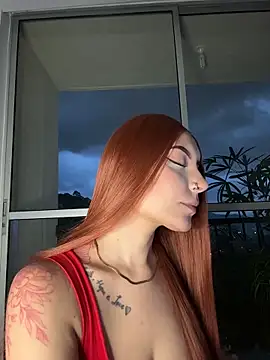 alesziarose  online show from February 20, 11:27 pm