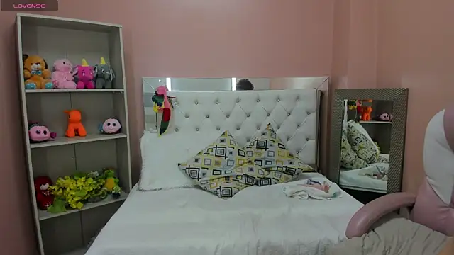 Dalila Najjar  online show from January 9, 3:05 pm