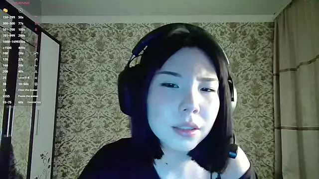 AprilOnilll online show from March 26, 5:36 pm