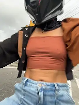 TaylorrHill online show from May 16, 8:41 pm