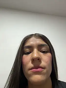 TaylorrHill online show from April 16, 8:19 pm