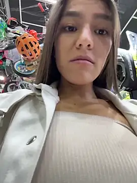 TaylorrHill online show from February 28, 8:30 pm