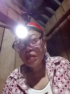 Agnes-baby online show from April 4, 2:05 pm