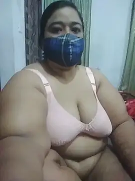 momo loves online show from May 4, 9:40 pm