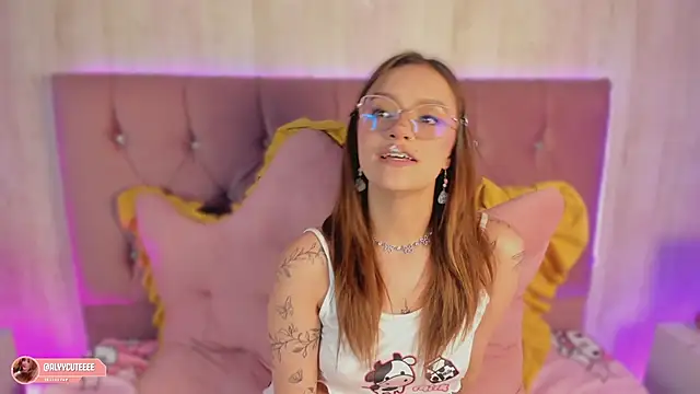 alyy cut3 online show from April 8, 9:28 pm