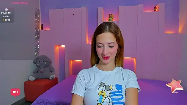 emilywilliis online show from February 20, 11:45 am