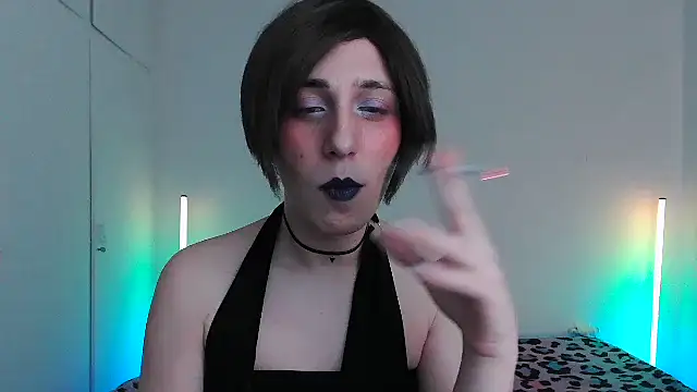 HoneyValentine online show from March 3, 8:15 pm