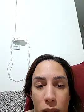 ofjuliaa online show from May 25, 5:17 am