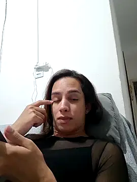 ofjuliaa online show from May 8, 9:01 am