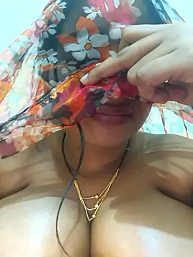 Naughty Bitchh online show from January 11, 9:09 pm