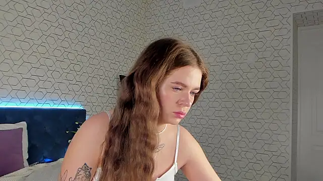 desiree doll online show from February 21, 1:06 am