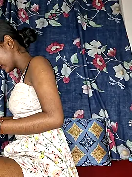 Royal-girl78 online show from February 3, 4:56 pm