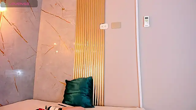 AlanaBlair  online show from January 31, 7:34 pm