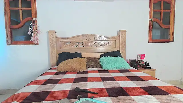 bratz glloe online show from March 10, 3:43 am