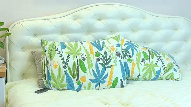 LadySweetWife online show from June 8, 2:01 am