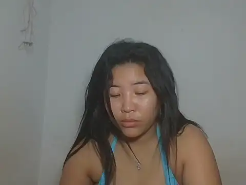 Zyeiii online show from March 29, 5:45 pm