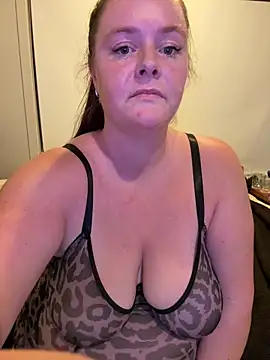 carinabro10 online show from March 29, 12:37 pm