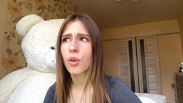 ElsieKuhlmann online show from April 15, 11:11 am