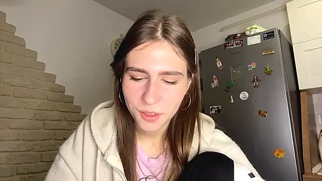 ElsieKuhlmann online show from March 30, 4:12 am