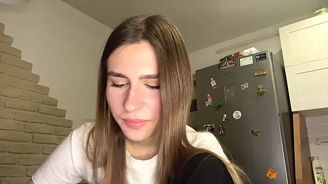 ElsieKuhlmann online show from February 24, 4:11 am