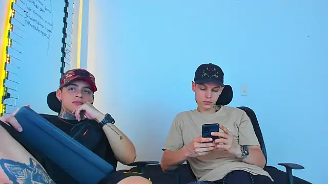 Thomas-Wil online show from February 5, 3:42 am