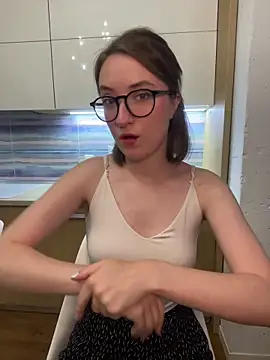 Persephone Kore online show from July 18, 5:59 pm