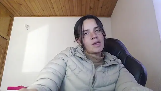 Shanel Lozano online show from June 12, 9:23 pm