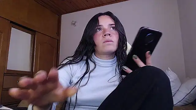 Shanel Lozano online show from March 10, 8:35 pm