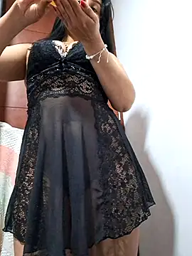 LunaRouuse  online show from May 18, 1:04 am