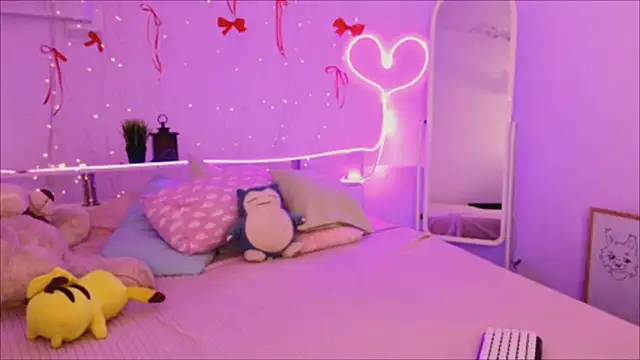 SunshineBlaze online show from March 20, 5:23 am