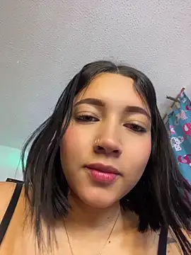 Carita traviesa4 online show from April 11, 1:44 am