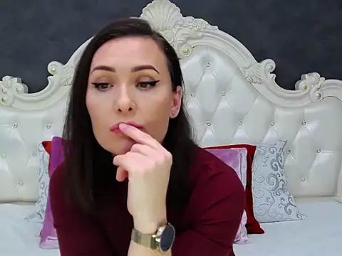 VeraNoir online show from February 12, 12:40 pm