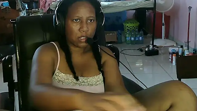 Eirondra valeen online show from July 21, 2:18 pm
