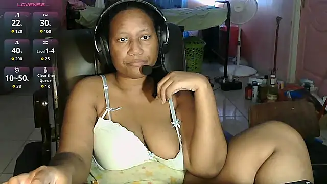 Eirondra valeen online show from May 26, 11:48 pm