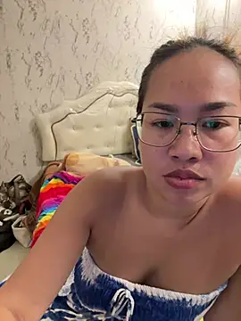 Ponthip online show from June 9, 3:11 pm