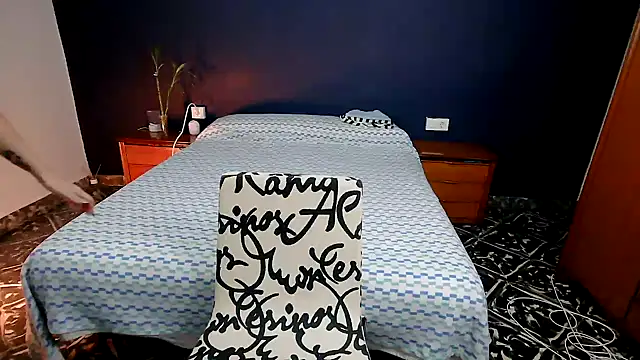 Alice Dan online show from February 6, 9:29 pm